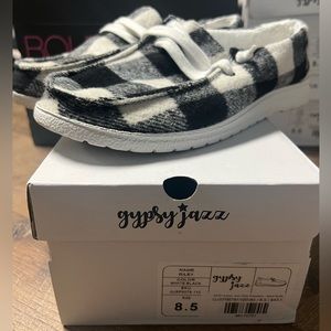 Gypsy Jazz Black/white size 8.5